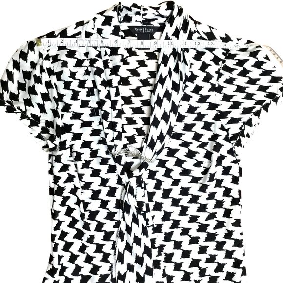 WHITE HOUSE BLACK MARKET Women Silk Houndstooth Wrap Top Quiet Luxury Blouse S - Picture 4 of 9